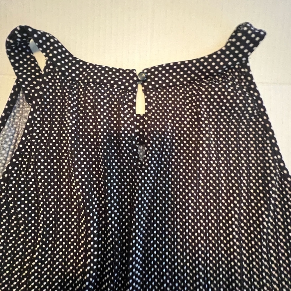 ADRIANNA PAPELL Black and White Polka Dot Sleeveless Top. Size Large. Polyester - Picture 3 of 9